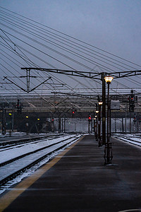 列车长北铁站 2021年在罗马尼亚布加勒斯特寒雪和寒冷的一天路线列车员景观轨道火车车辆市中心乘客交通北站背景