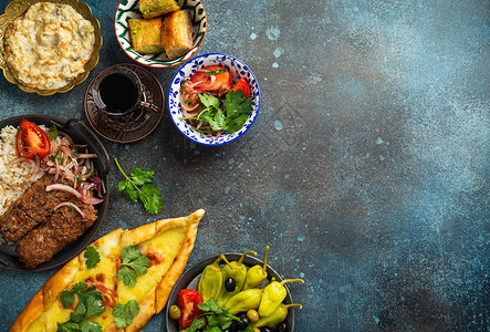 土耳其土族传统食物火鸡蔬菜菜单午餐送货家庭盘子甜点烧烤桌子背景图片