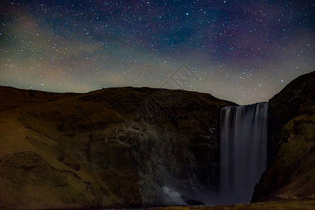 冰岛瀑布滑雪景色夜空观光宇宙星空瀑布夜景旅游天文学天空背景图片