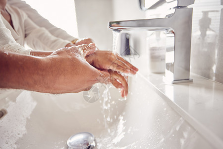 父亲 女孩或洗手有助于在水中进行细菌清洁或早晨卫生保健 Zoom 男子或儿童在家中或浴室水槽中使用安全护肤品来治疗医疗安全病毒背景图片