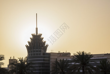 自由区迪拜 UAE  2021年9月3日迪拜硅绿洲总部大楼商业时段建筑学翅膀黄金天空手掌太阳解决方案城市背景