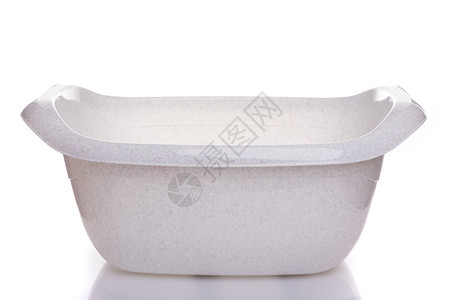 白色背景上的空白洗脸盆 塑料餐桌软件概念背景图片