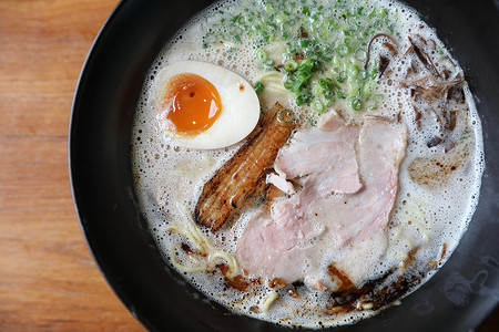 腊麦面 猪肉和日本菜汤鸡蛋食物美食拉面午餐蔬菜文化餐厅豚骨背景图片