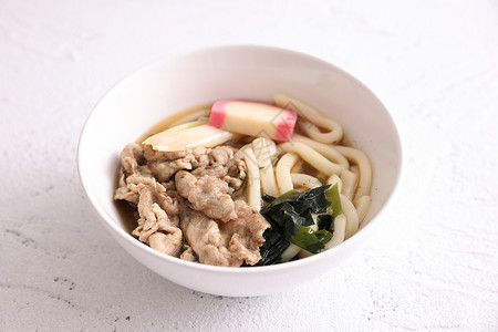 乌东克日本料理煮沸高清图片
