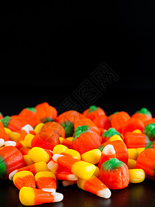糖果绿色橙子白色硬糖甜食南瓜甜点食物黄色背景图片