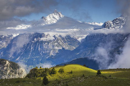 纳德尔瓦尔德国际地标山峰高清图片