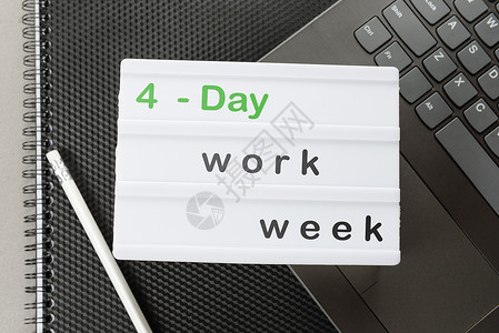 每周工作 4 天的象征 复制的地方 业务和每周工作 4 天或 5 天的概念 专注于标题 四天或四天工作周的概念背景