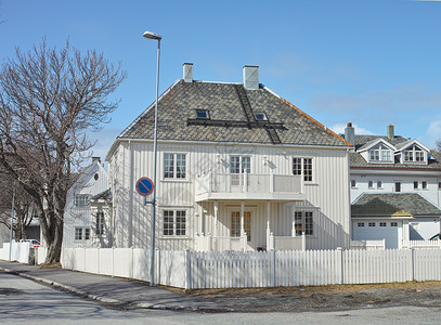 国外老式灶台在Bodo的Quaint住宅小屋 在挪威的Bodo 一个美丽的家庭 以老式建房背景