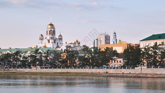 叶卡捷琳堡的全景 为了让教堂看血迹 以所有圣徒的名义 在俄罗斯土地上闪耀而出背景图片