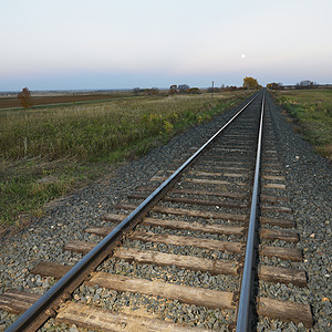 正方形的铁轨铁路轨道照片田园铁轨风光正方形乡村低角度曲目国家运输背景