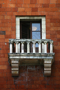 旧阳台红色窗户光泽结构背景图片