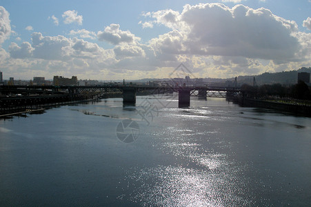 江河天际城市高清图片