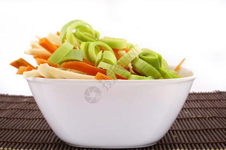 准备喝汤的蔬菜都泡了厨房胡椒黄瓜食物生产白色午餐营养饮食花园背景图片
