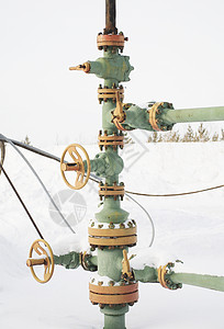 冬天油井过冬白色工作石油油壶金属背景图片