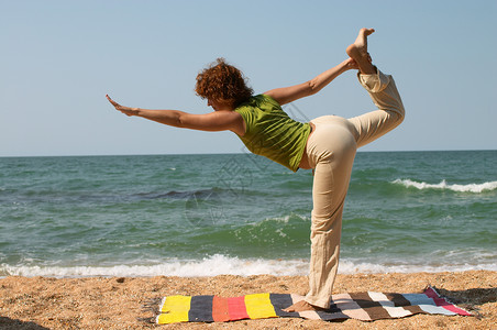 娜塔拉萨纳瑜伽姿势背景图片