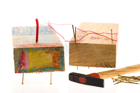 抽象物品素材由四岁女孩制作的有趣的玩具 伊索拉特火车男生童年工艺纪念品指甲建筑手工孩子木头背景