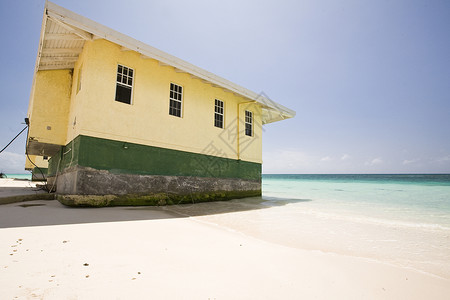 家在海滩上英属西印度群岛高清图片