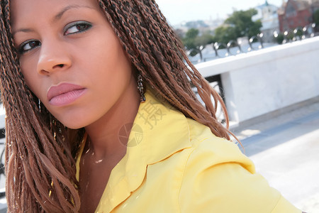 非洲女孩演员嘴唇成人皮肤蓝色魅力鼻子照片女性高清图片