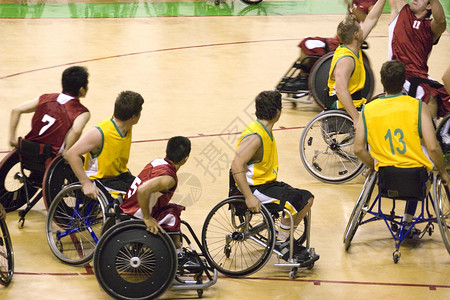 比赛轮椅残疾人轮椅篮球主席男训练国际竞争运动男人冠军游戏挑战障碍车轮背景