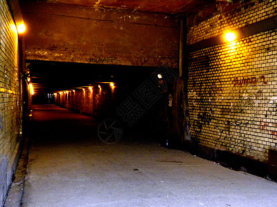地下通道建筑学入口穿越隧道过境犯罪城市过渡灯光街道背景图片