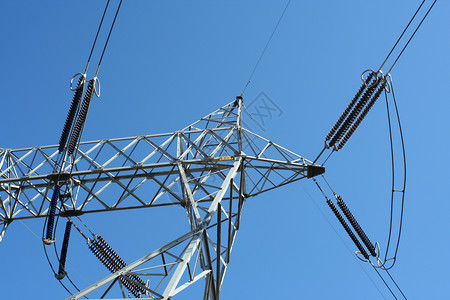 输电线路金属技术活力蓝色天空背景图片