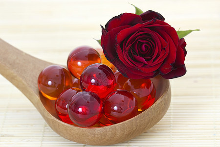 珍珠和鲜花芳香治疗橙子宏观淋浴产品奢华护理花瓣浴室背景图片