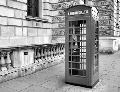 伦敦电话箱英语地标电话红色王国黑色白色盒子背景图片