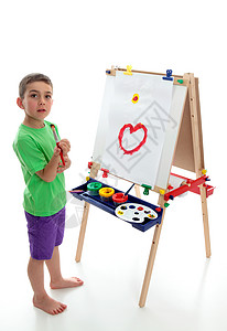 年幼儿童在艺术首饰站立背景图片
