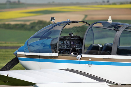 驾驶舱飞行器私人座舱机身技术领航飞机背景图片