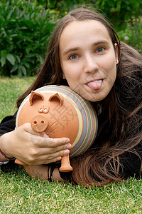 猪猪女孩GIF女孩与猪猪金融投资公园生活头发女士环境小猪贪婪利润背景