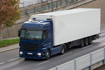 卡车跑步装运交通后勤载体车辆货物导游运输整车高清图片