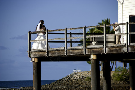 道格拉斯港海岸的婚礼高清图片