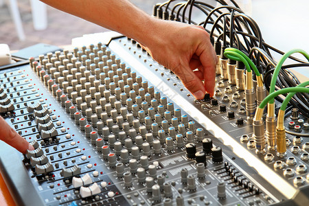 权限控制混和器职业拇指收音机线路派对电气打碟机青年庆典音乐家背景