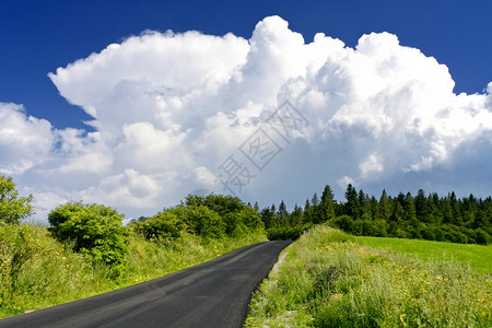 蓝色速度曲线路草地运动天堂风景爬坡山脉蓝色海报小路速度背景