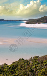 惠站到底澳洲冬季惠特孙群岛的奇特颜色水晶太阳栖息地支撑飞行森林飞机海滩海岸旅游背景