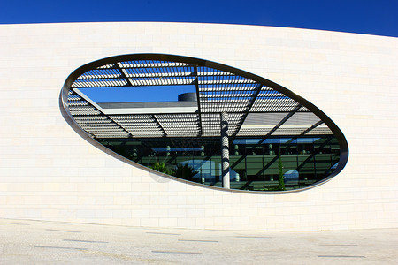 葡萄牙里斯本一座现代大楼的详情 建筑图葡萄牙里斯本金融中心工作蓝色景观财产公司天空城市生长背景图片