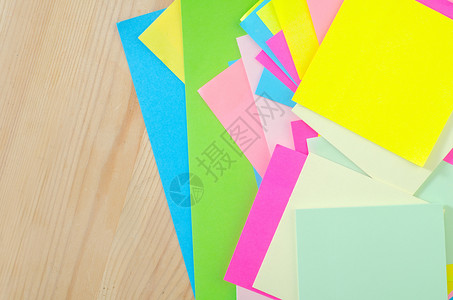 收藏列表彩色工作表笔记纸笔记本收藏广告牌图钉标签刨花板办公室备忘录绘画背景