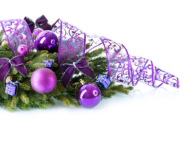 紫色花环装饰圣诞和新年的标语和装饰 孤立在白色丝带花环装饰品风格艺术假期玩具小玩意儿紫丁香传统背景