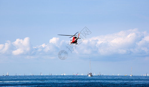 直升机英勇服务运动航空帮助飞行员飞机行动航班帆船赛高清图片