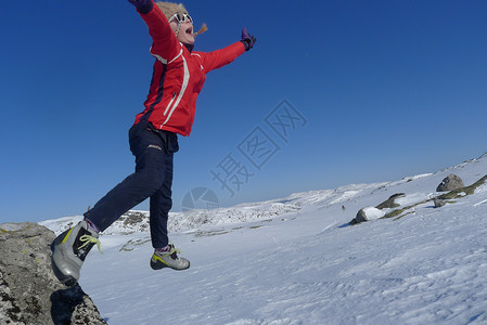 雪浪山斯堪的纳维亚生活方式     快乐女孩背景