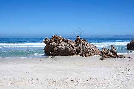 瑶族达努节沿非洲南部海岸线的海滩晴天支撑蓝色地平线风景天空海岸天堂场景海浪背景