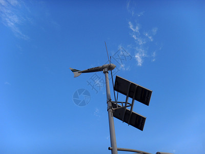 太阳能和风能路灯背景图片