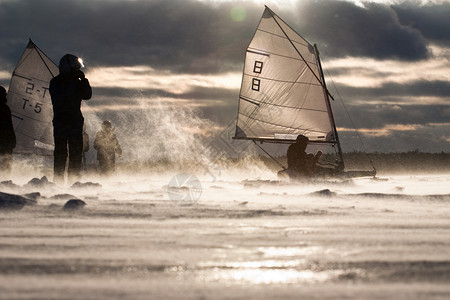 冰上帆船防冰雷加塔自由竞赛地平线天空冰船情绪活力运动主义者前灯背景