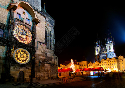 布拉格圣诞市场教会高清图片