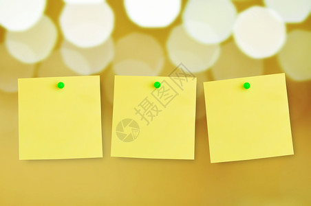黄色闪耀标签注意木板季节性图钉床单邮政空白庆典记忆标签贴纸背景