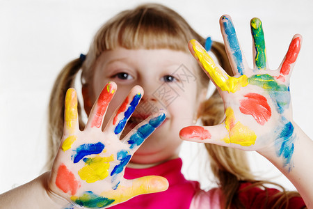 有趣的女孩婴儿绘画幸福乐趣艺术家喜悦快乐孩子背景图片