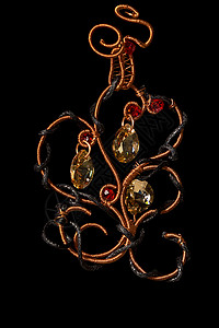 闪亮的吊带配饰财富制品宝石奢华柳条工艺宝藏礼物珠子背景图片