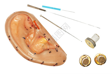 耳针刺锥体金属卫生耳针活力治疗宏观工具药品耳朵背景