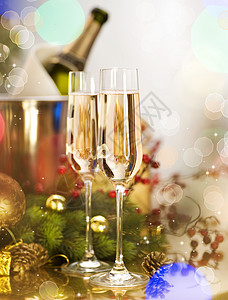 新年庆典 两杯香槟杯假期干杯卡片风格眼镜环境玻璃长笛气泡装饰背景