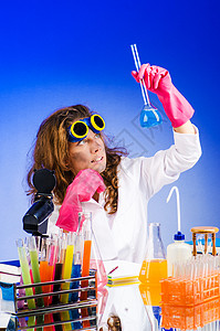 化学漫画素材实验室有趣的女性化学家显微镜烧杯药品化学品微生物学医生风镜工作教育科学背景
